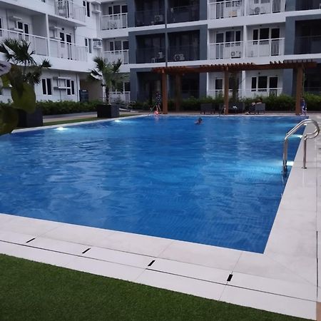 Rj Elite Escape 2Br Condo W Balcony Near Sm Iloilo ภายนอก รูปภาพ