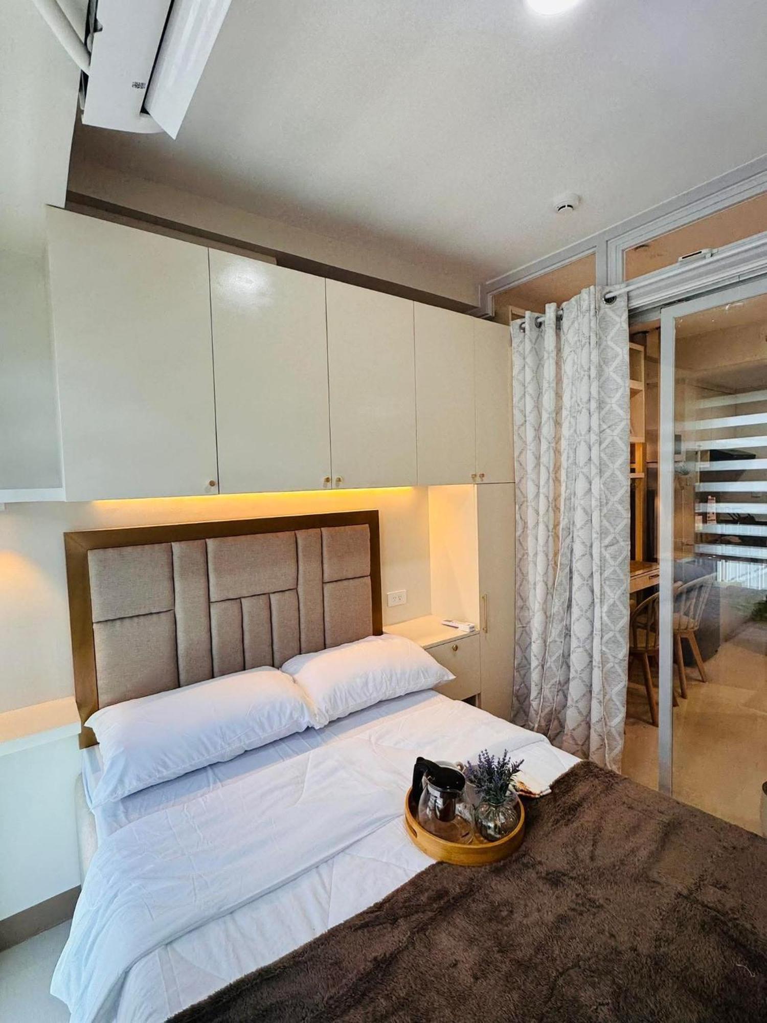Rj Elite Escape 2Br Condo W Balcony Near Sm Iloilo ภายนอก รูปภาพ