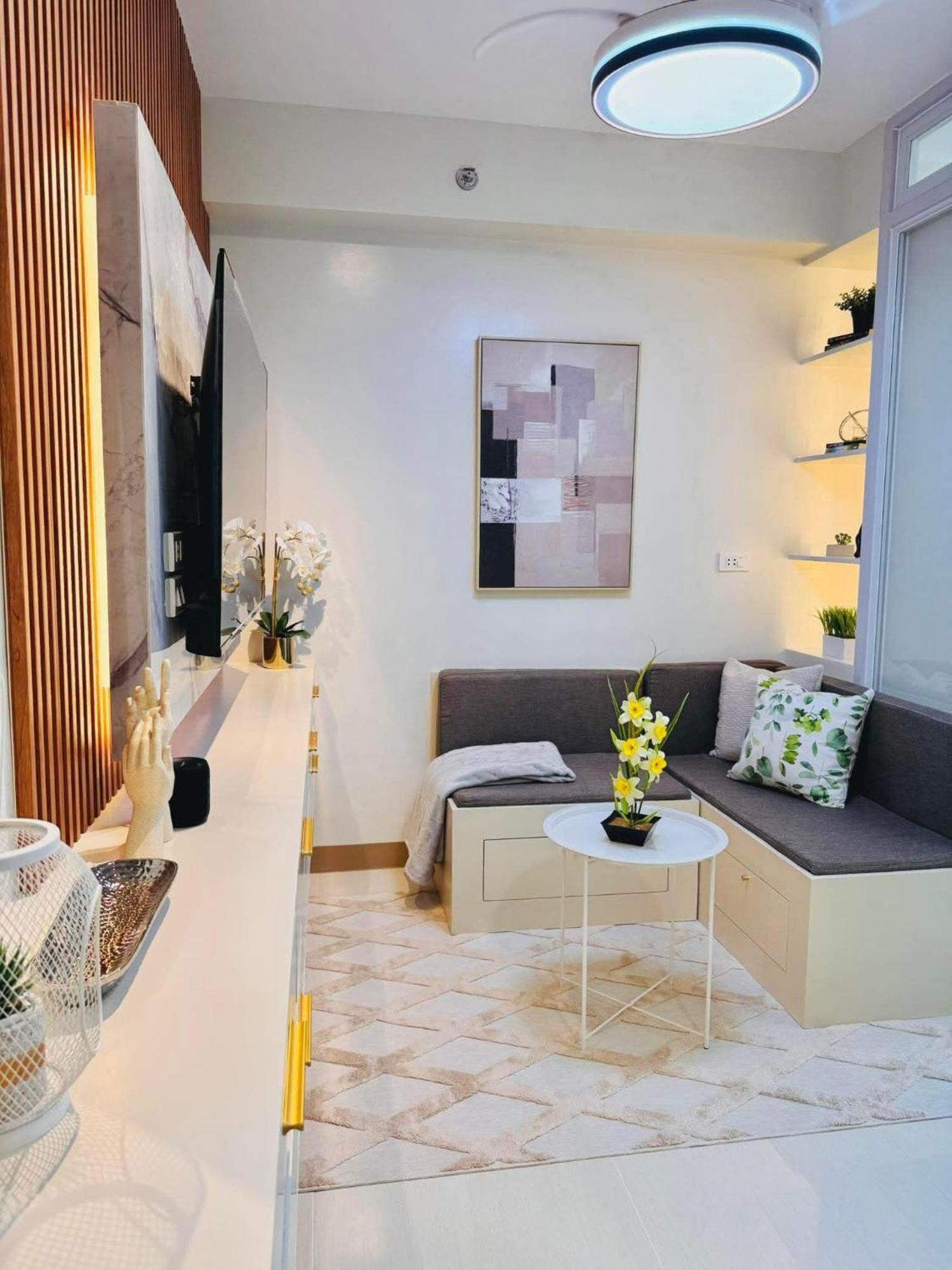 Rj Elite Escape 2Br Condo W Balcony Near Sm Iloilo ภายนอก รูปภาพ